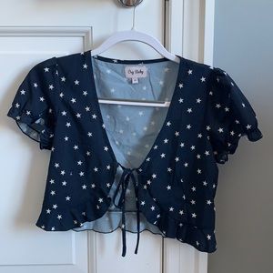 Crop tie front star top
